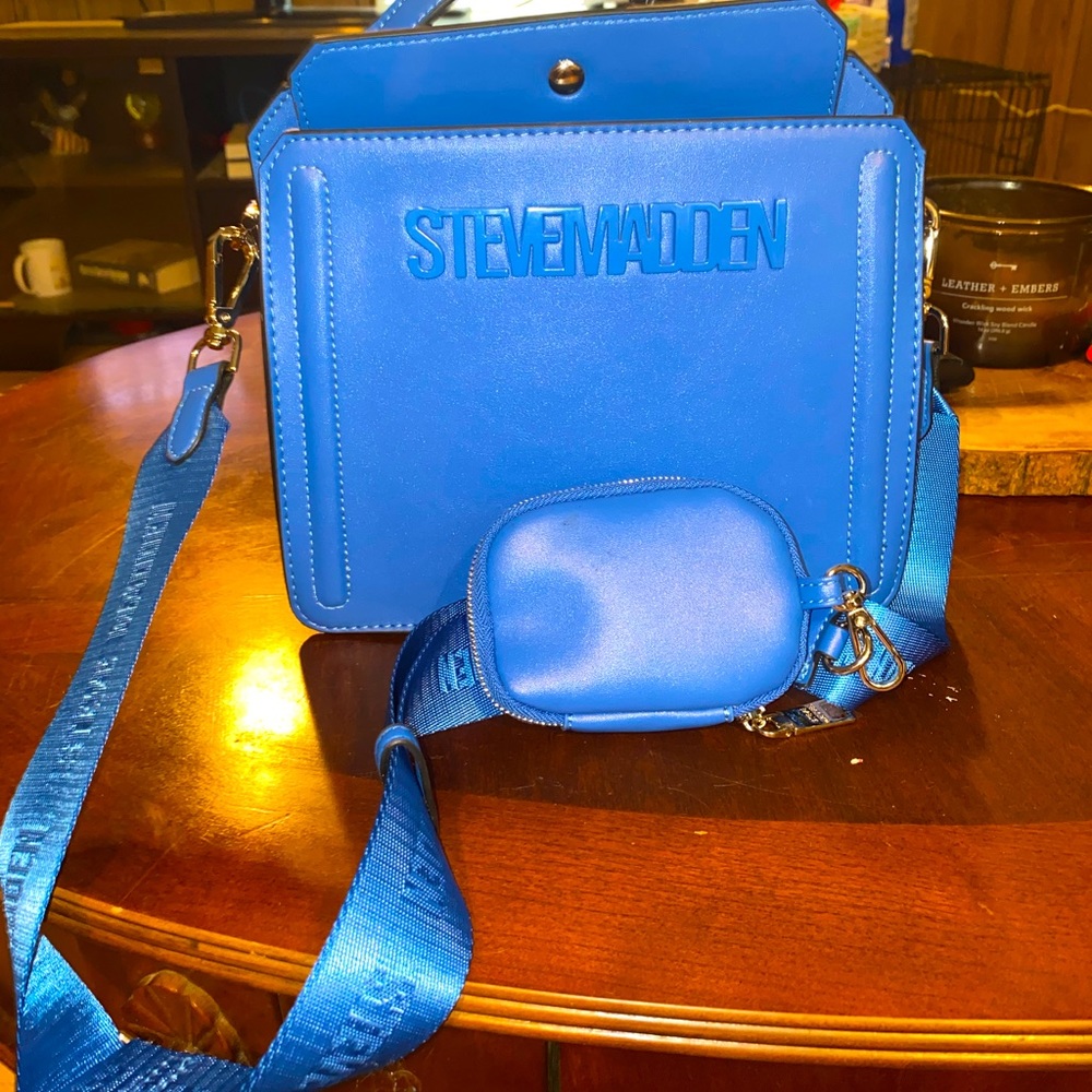 Viral Steve Madden purse. only been used once or twice perfect condition.